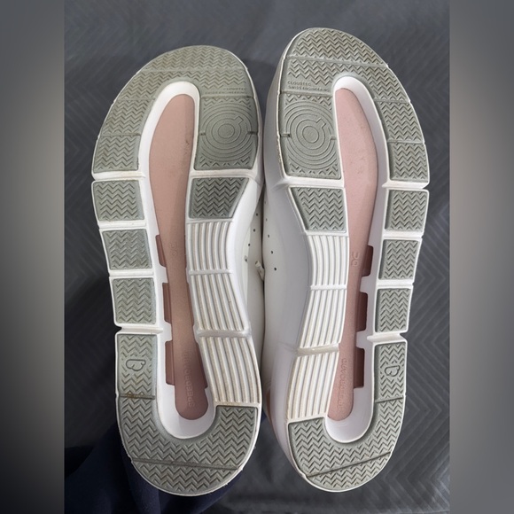 On Running Women’s The Roger Advantage sneakers White Rose Size US 9 - Picture 6 of 8